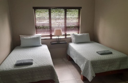 Malkerns House | Tranquil Retreat with Mountain Views and Lovely Garden