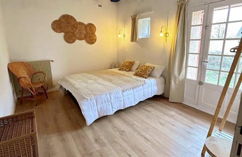 Thore-la-Rochette Cottage | Gite Thoré-la-Rochette: Family-Friendly Retreat with Pets
