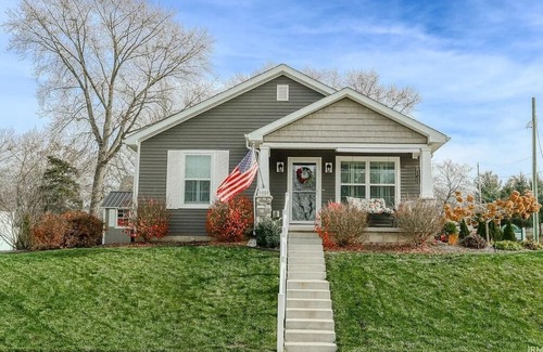 Lafayette House | Charming 2-Bedroom Home Near Purdue with Pet-Friendly Amenities