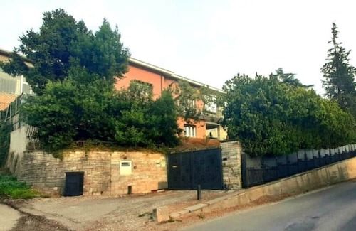 Sant'Ambrogio di Valpolicella Apartment | Cozy Attic Studio Apartment - Pet and Child Friendly Retreat