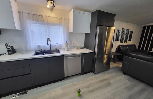 Hinton House | Tranquil Oasis Retreat in Hinton with Breakfast Included