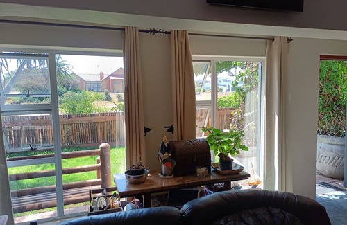 Gouritz House | Pet-Friendly Family Retreat Steps from the Beach