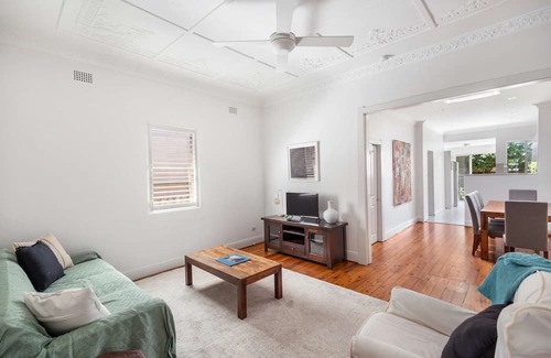 Clovelly House | Cozy 2BR Retreat with Ocean View at Clovelly