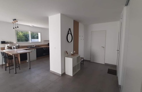 La Barre-de-Monts House | Cozy Belle Maison: Steps from the Sea with Pool & Breakfast
