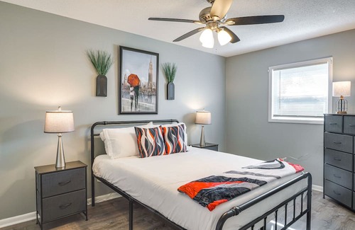 Manchester Apartment | Pet-Friendly Manchester Apartment with Pool Access Awaits!