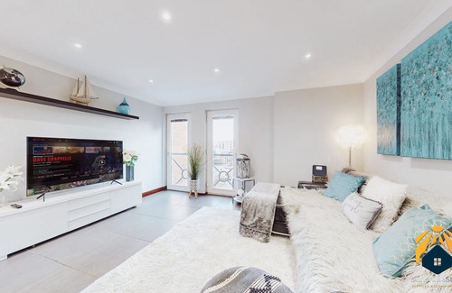 Landore Apartment | Family-Friendly 3 Bed Apartment in Swansea Marina