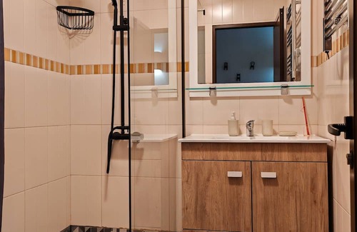Patio Apartment | Relaxing Garden View Apartment with Pool and BBQ Access