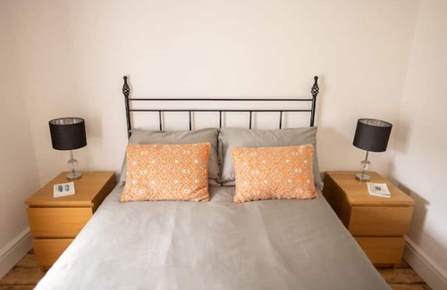 Snowdonia National Park Cottage | Inviting Hot Tub Cottage with Scenic Snowdon Views
