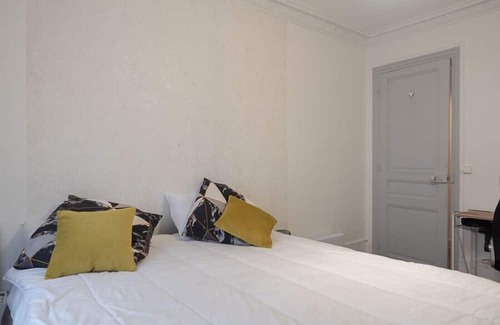 Gare Apartment | Cozy 45 m² Apartment Steps from the Vibrant Asian Quarter