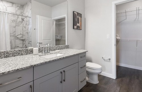 Spring Branch East Apartment | Stylish Apartment with Kitchen in Prime Location