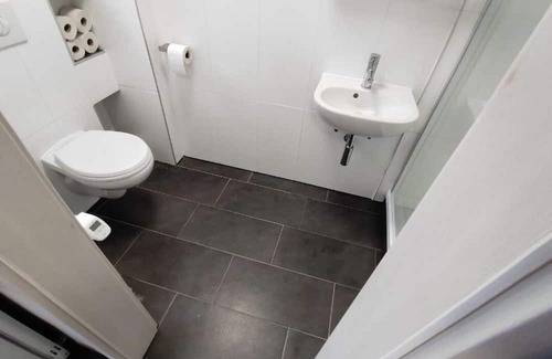 Vaihingen an der Enz Apartment | Cozy Ferienwohnung Kerstin Grambow with Pool & Breakfast