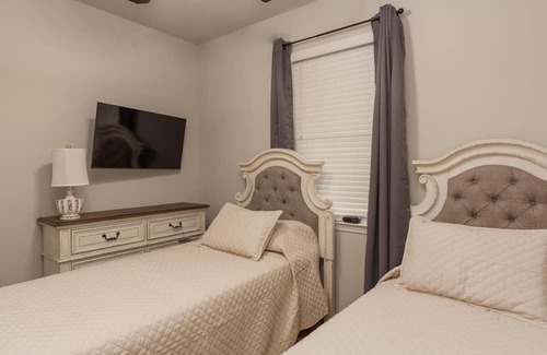 Starkville Condo | Prime Location: Game Day at The Peabody-236, Pet Friendly