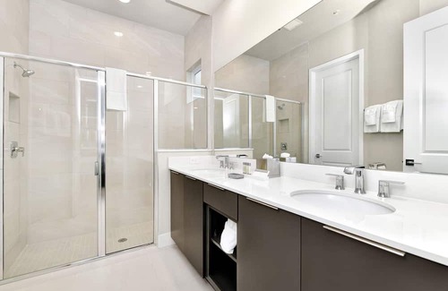 Galilee House | Modern Condo with Outdoor Patio & Pool Access near Disney