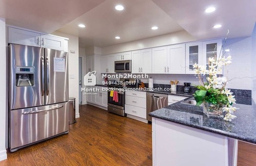 University Park House | Park View Villa: Family-Friendly with Pool & Breakfast