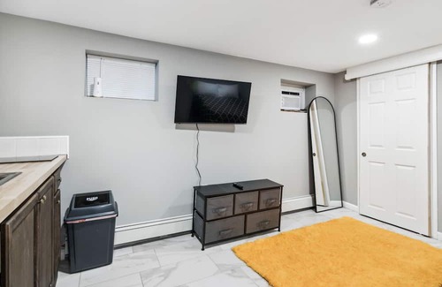 Elizabeth Apartment | Unique 1-Bed Apartment in Elizabeth, Steps from NYC