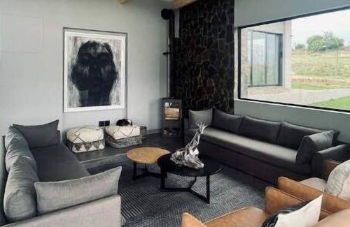 Bouvet Island House | Modern Farmhouse Retreat: Pet-Friendly on 16 Hectares