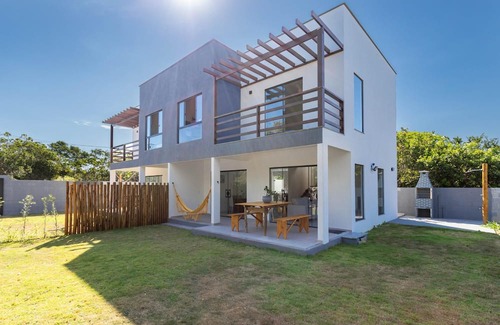 Tamoios House | Cozy House in Cabo Frio with Kitchen & Breakfast for 8