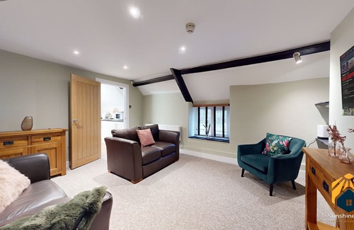 Pontypool Apartment | Inviting 4 Bedroom Apartment Near a Cosy Pub