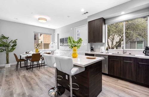 South el Monte House | Pet-Friendly Escape at Modern Classic on Edwards Ave
