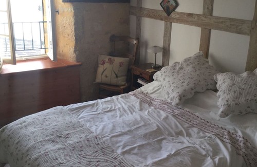 Pays-de-Belves House | Cozy 2 Bedroom Village House in Medieval Dordogne
