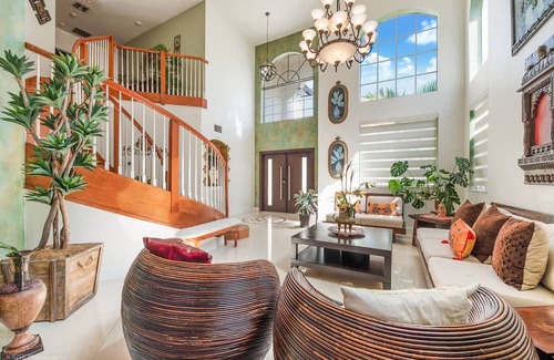Country Walk House | Trendy Miami Retreat with Workspace & Chikee Hut Awaits!