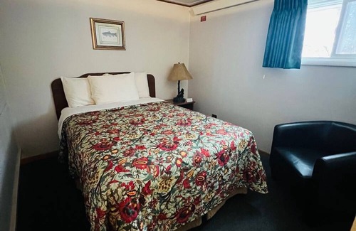 Onalaska House | Lake Onalaska Views – Family-Friendly Motel with Breakfast