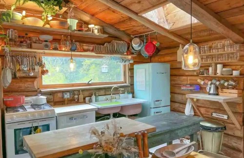 Phoenicia Cabin | Unforgettable Stay at The Highview, A Catskills Log Cabin