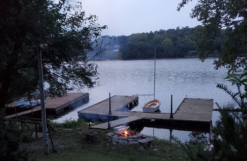 Crystal Lakes House | Serene Lakefront Retreat with Family-Friendly Amenities