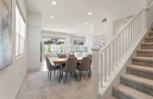 Charter Oak House | Discover a Pet-Friendly Resort on E Wonder Ln