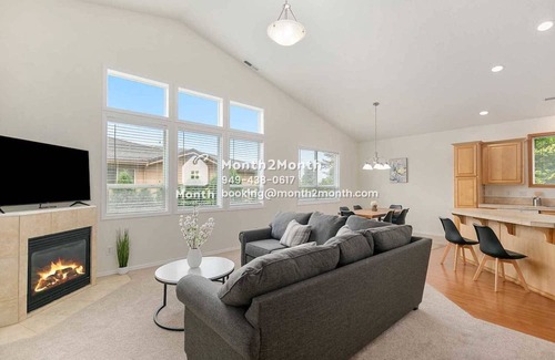 Pleasant Valley House | Cozy Serene Haven Retreat with Breakfast & Pet-Friendly Stay