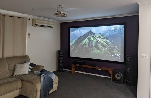 Flora Hill House | A Quiet Retreat in Flora Hill