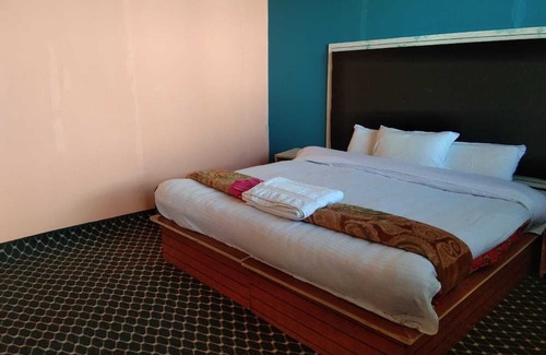 Malabar Hill Resort | Relax at Nirvana Resort by Beautiful Pangong Beach
