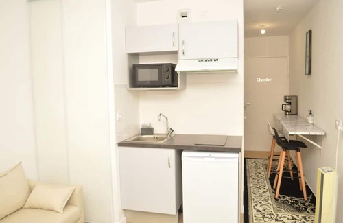 Bobigny Apartment | Homerez - Amazing studio for 4 ppl. at Bobigny