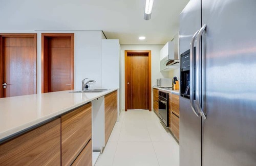 Costa del Este Apartment | Cozy 2BR Retreat with Balcony in Costa del Este