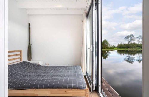 Oud Ade Boat Rental | Luxe houseboat 4 volw/2 kind op Kagerplassen (ZH)