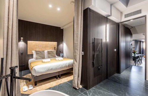 Les Iles Apartment | Quai Bourbon II - Family-Friendly Apartment with Spa Access
