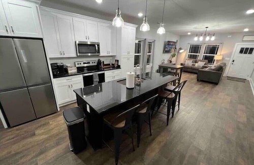 Rossville House | Modern 3-Bedroom Retreat with Pool Near Chattanooga