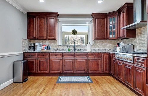Lenni House | Guest Rated 10/10: Family Home with Pool Table & Fire Pit