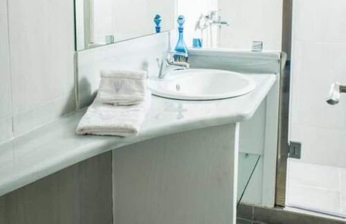Nea Chalkidona Apartment | Sunny flat w/h balcony and homey feel near metro