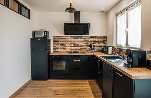 Goudargues House | Family-Friendly Maison Just 500m from Village Center