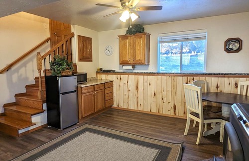 Fremont Apartment | Discover Etta's Escape: Family-Friendly Retreat with Kitchen