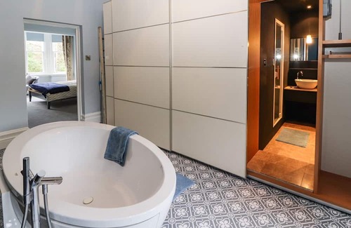 Carlisle Cottage | Family-Friendly Retreat with Hot Tub in Carlisle