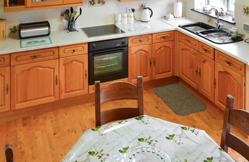 Grimsby Cottage | Comfortable 2 Bedroom Getaway in Tetney near Cleethorpes