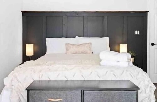 San Luis Obispo House | Inviting Retreat Near Wineries with Fire Pit & Games