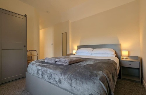 Treffynnon Cottage | Cozy 1 Bed Adore Cottage with Kitchen Amenities