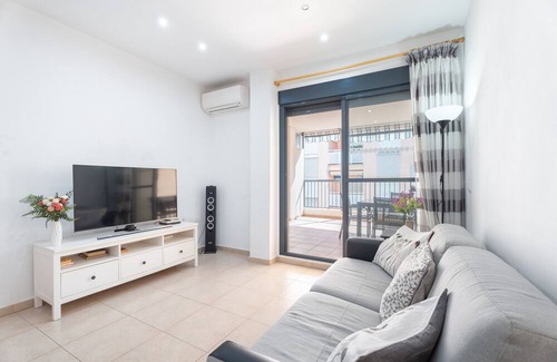 El Grau de Moncofa Apartment | Cozy Apartment with Private Terrace & Ocean View