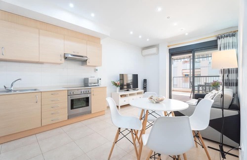 El Grau de Moncofa Apartment | Cozy Apartment with Private Terrace & Ocean View