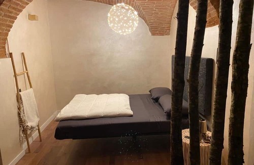 Montemurlo Villa | Inviting Villa for 5 with Hot Tub and Panoramic Views