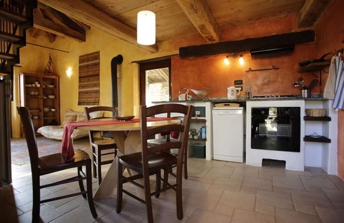 Lovera Apartment | Cozy Holiday Home Cascina Lovera with Family-Friendly Perks