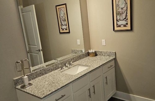 Covington Condo | Cozy Apt Near I-20: Pet-Friendly with Pool & Spa